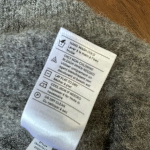 VINCE Side Slit V-Neck Tunic Sweater in Grey Wool Alpaca Blend - Picture 8 of 10